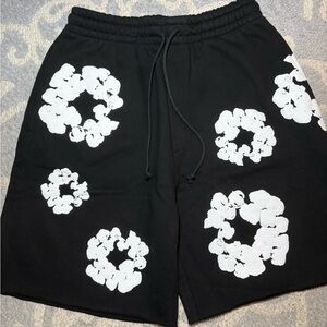 🔥Denim tears black shorts (Size M)